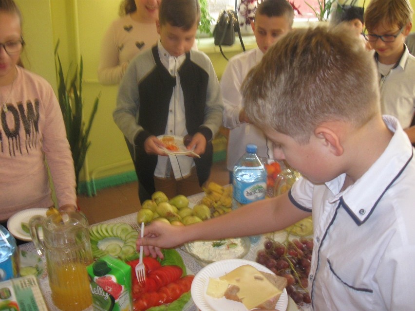 Szkoły z Szydłowca i Cukrówki wzięły udział w programie "Śniadanie daje moc"