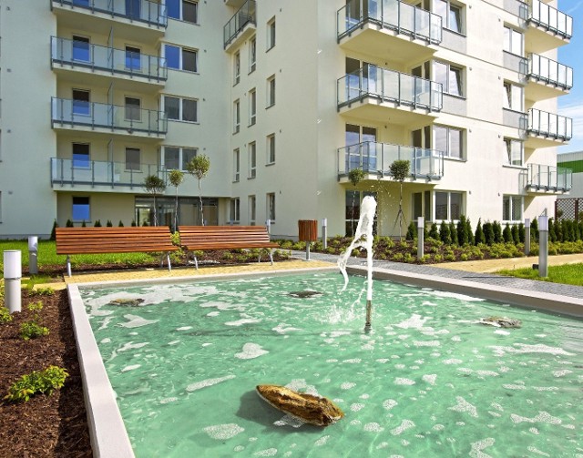 Osiedle Alpha w Warszawie- Deweloperzy starają się wprowadzać promocyjne ceny choćby na wybrane mieszkania w inwestycjach, w których różnice między obecnym limitem w Rodzinie na Swoim, a ceną ofertową są niewielkie - twierdzi Teresa Witkowska, dyrektor Sprzedaży w Red Real Estate Development.