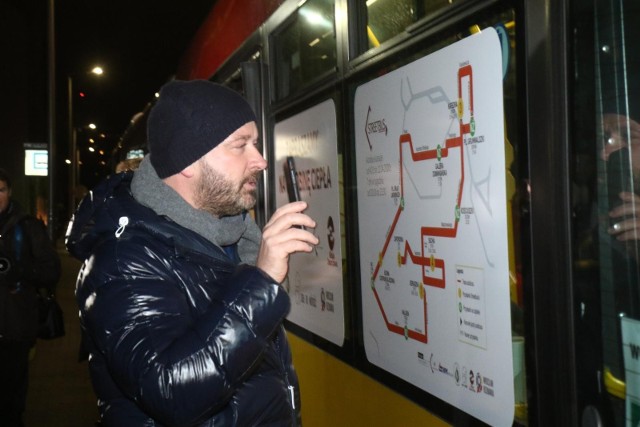 Jacek Sutryk w swojej ulotce wyborczej obiecywał: “Zrealizuję Wrocławski Program Tramwajowy. Zbuduję nowe trasy tramwajowe na Nowy Dwór, Popowice, Swojczyce, Ołtaszyn, Jagodno, Muchobór Wielki, Maślice i Bartoszowice”