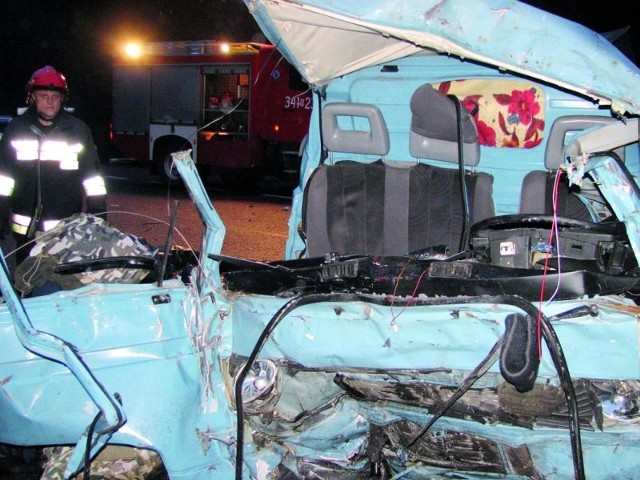 Cztery osoby zginęły w styczniu ub.r., gdy koło Suwałk furgonetka zderzyła się z autobusem PKS