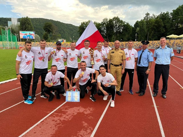 Złoty medal na Międzynarodowych Mistrzostwach Słowacji w Sporcie Pożarniczym w Bańskiej Bystrzycy dla reprezentującej Polskę drużyny strażaków ze Świętokrzyskiego.