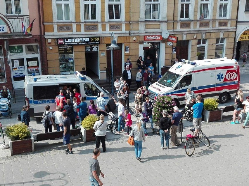 Interwencja policji w Lęborku. Skuli rowerzystę, który jechał w niedozwolonym miejscu