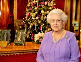 Meghan Markle po raz pierwszy spędzi święta z królową Elżbietą: Krewetki, szampan, indyk, msza i polowanie na bażanty [BOŻE NARODZENIE 2017]