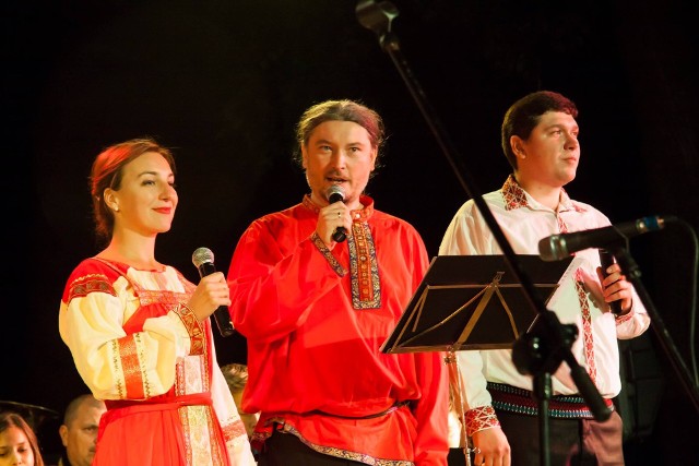 "Koncert dla Ukrainy" Michała Hajduczeni (w środku) z zespołem będzie jedną z atrakcji festynu integracyjnego w Złotorii, już w niedzielę 27 marca.