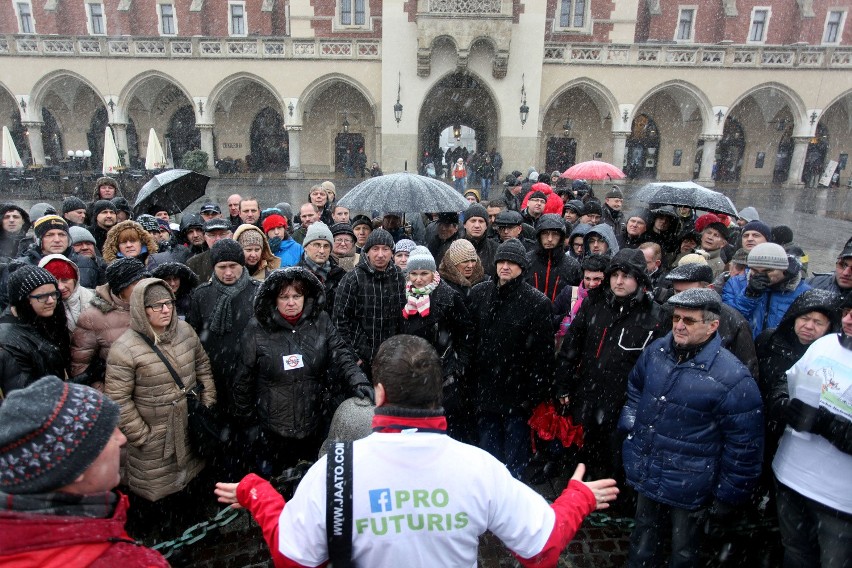 Frankowicze protestowali w Krakowie [ZDJĘCIA, WIDEO]