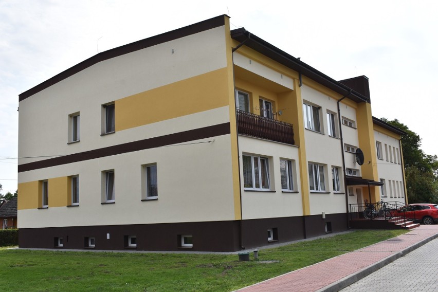 Zakończono kolejny etap remontu budynku Ośrodka Zdrowia w Opatowcu. Zobacz jaką przeszedł metamorfozę. Efekty robią wrażenie [ZDJĘCIA]
