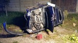 Żodzie: Wypadek opla astry. Auto dachowało w rowie, kierowca miał 0,3 promila [ZDJĘCIA]