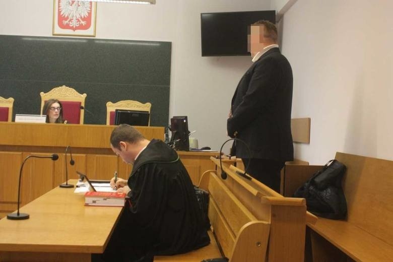 Mariusz D. na pierwszej rozprawie w sądzie w Chorzowie.