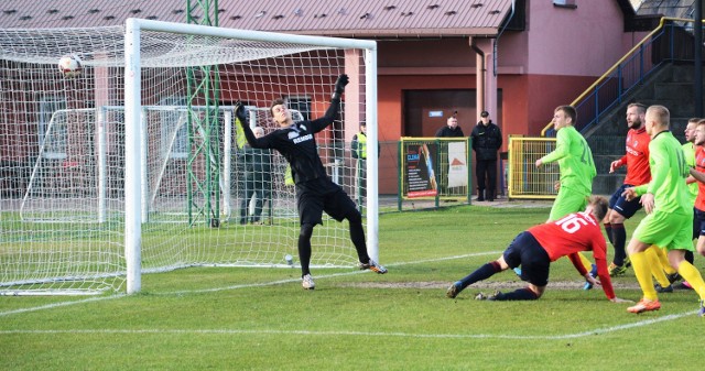 Tomasz Wróbel, bramkarz Trzebini, aż czterokrotnie kapitulował w Rzeszowie.