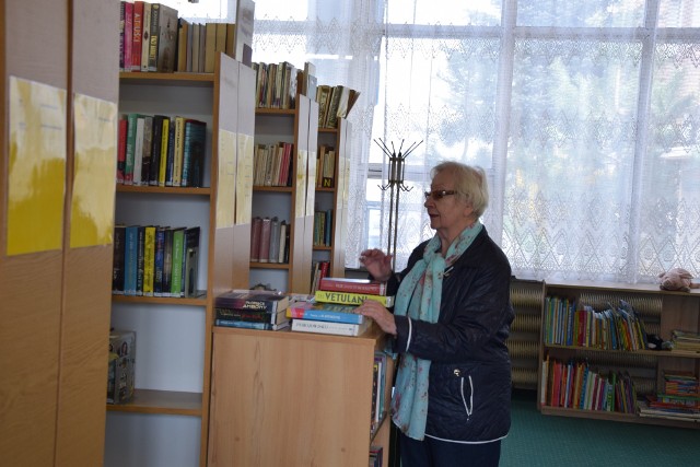 Okazuje się, że młodzież w Polsce czyta coraz chętniej i więcej. Najgorzej w statystykach wypadają osoby w wieku 50+. W tej grupie wiekowej najmniej osób czyta książki.
