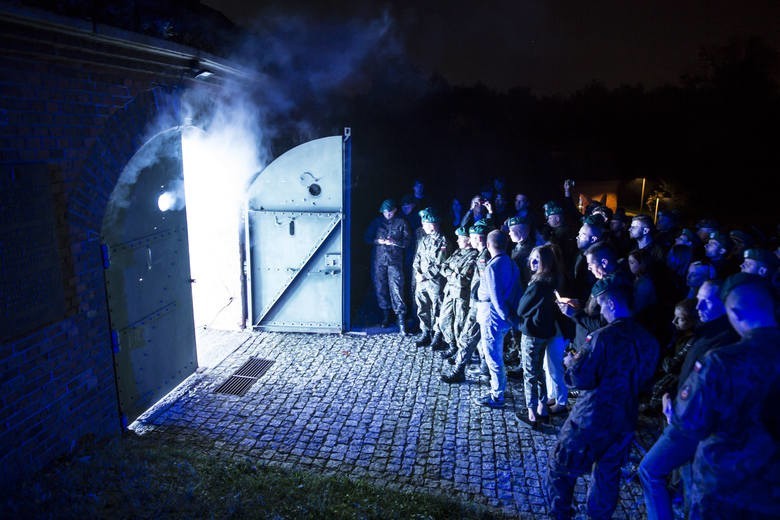 Spektakl "Noc i mgła" przypomina tragiczne losy więźniów...