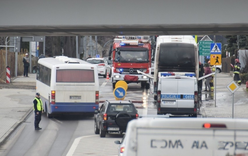 Tarnów. Autobus zapalił się w czasie jazdy. Utrudnienia na ul. Gumniskiej