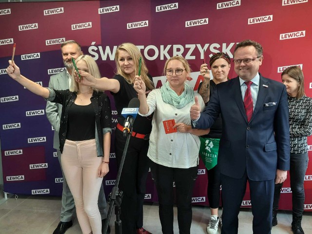 "Lwice Lewicy", czyli kobiety Nowej Lewicy ze świętokrzyskiego, po wygranych wyborach chcą walczyć o prawa kobiet. Więcej na kolejnych zdjęciach