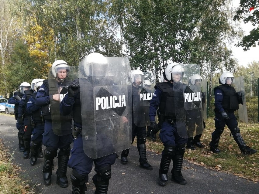 Policjanci szkolili się na stadionie Szombierek w Bytomiu....