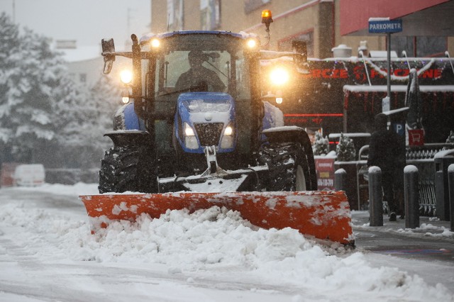 Zima zaatakowała nasz kraj. Jak wygląda sytuacja na drogach w różnych rejonach Polski?