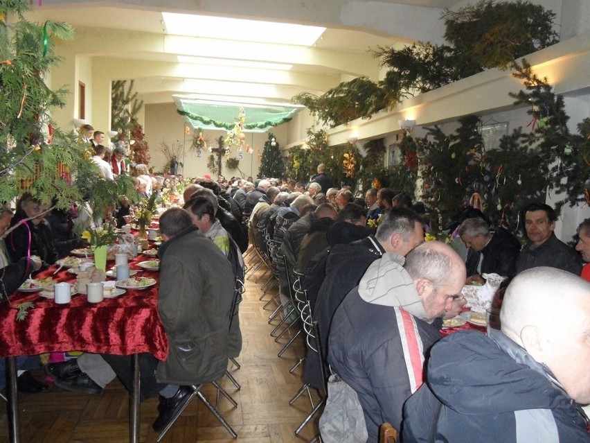 Śniadanie dla bezdomnych w Katowicach...