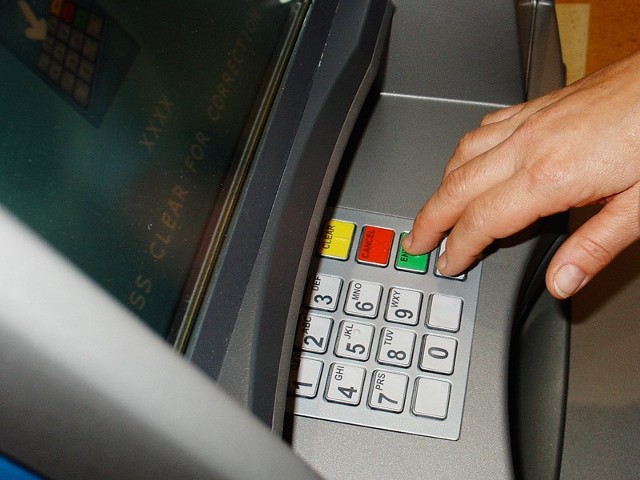 Jak informują wczasowicze wypoczywający w Ustce od wczoraj nie działają bankomaty przy ul. Słupskiej 3 oraz przy ul. Marynarki Polskiej 82.