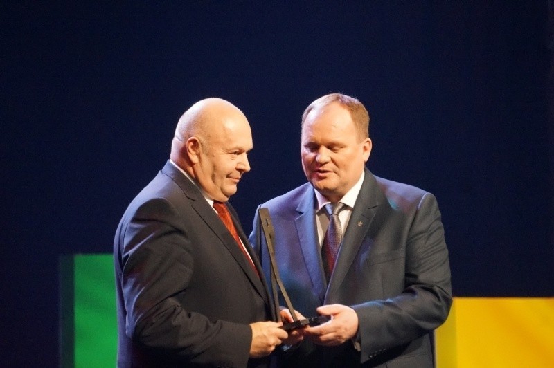Witold Karczewski (z lewej) został honorowym ambasadorem...
