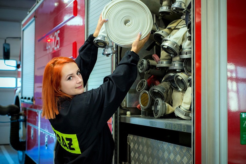 Gorlice. Niezwykły strażacki kalendarz, z równie niezwykłym przesłaniem powstał w Gorlicach. Niezwykłe zdjęcia z sesji [ZDJĘCIA]