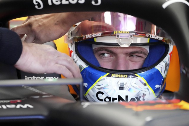 Broniący tytułu i prowadzący w klasyfikacji generalnej mistrzostw świata Formuły 1 Max Verstappen wygrał kwalifikacje do sobotniego sprintu, poprzedzającego niedzielny wyścig Formuły 1 w austriackim Spielbergu