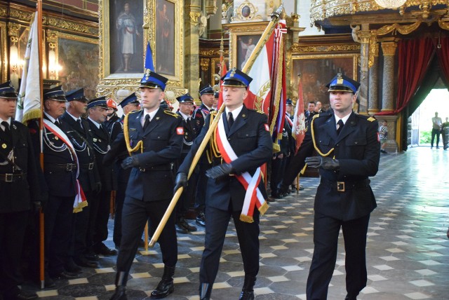 Obchody rozpoczęła mszy św. w Bazylice Katedralnej, której przewodniczył biskup sandomierski Krzysztof Nitkiewicz.