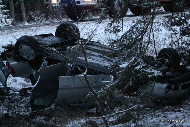 Na drodze  wojewódzkiej nr 162 w pobliżu miejscowości Słowenkowo (powiat świdwiński) doszło do dwóch wypadków jednocześnie.