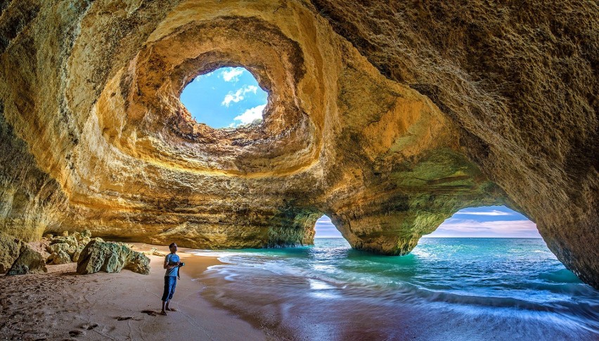 Jaskinia morska Benagil, Portugalia...