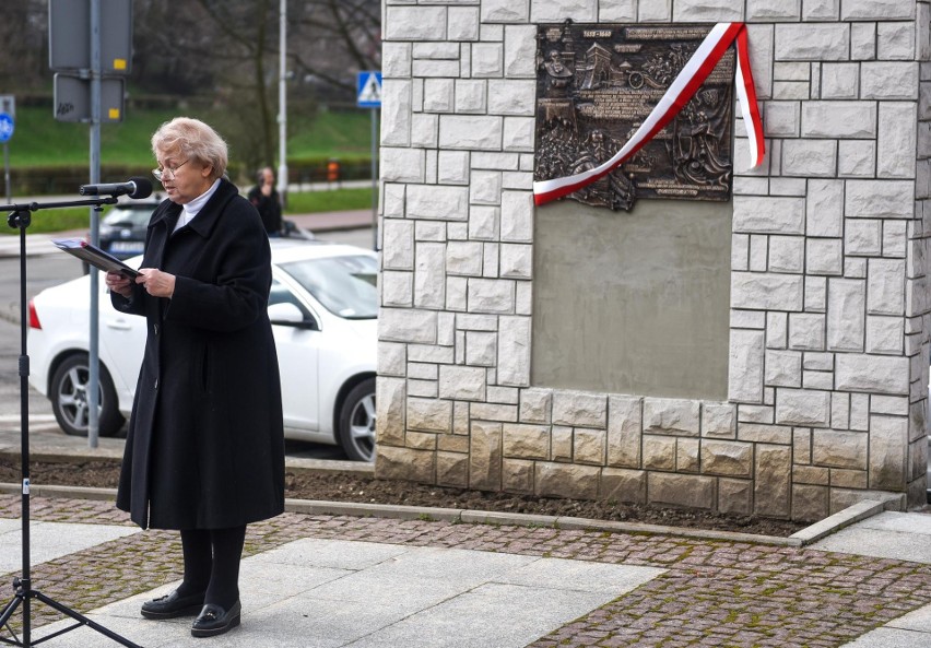 W Przemyślu odsłonięto tablicę poświęconą bohaterom potopu szwedzkiego [ZDJĘCIA]