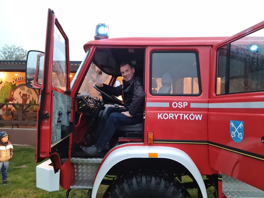 Strażacy z Korytkowa maja nowy wóz. Powitanie było bardzo uroczyste. Zobacz zdjęcia i film
