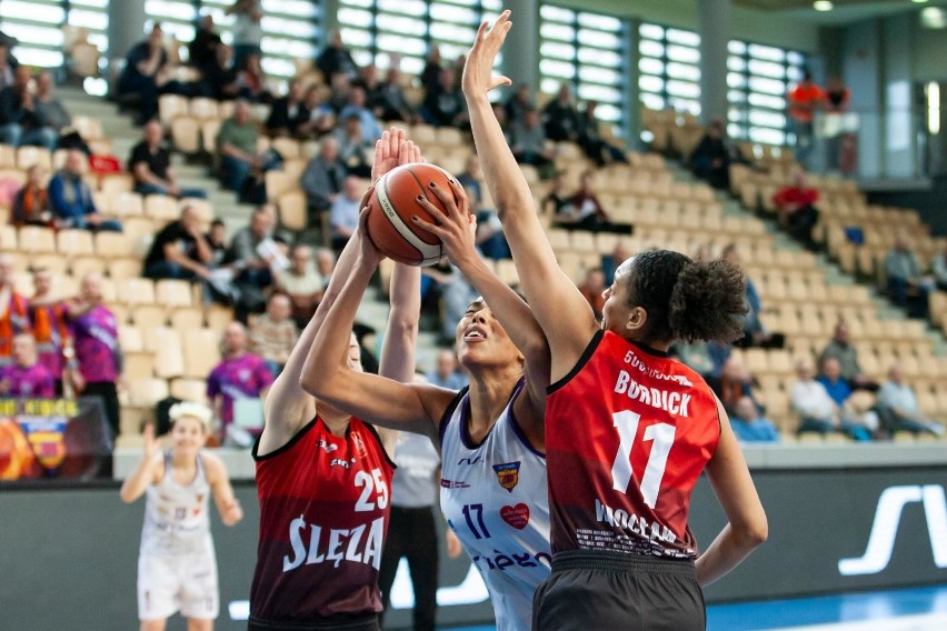 We wtorek rozpoczęła się faza play-off w Energa Basket Lidze...