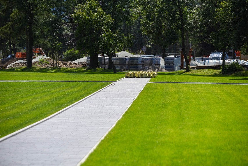 Zakopane: Dolna Rówień Krupowa będzie gotowa miesiąc po pierwszym terminie