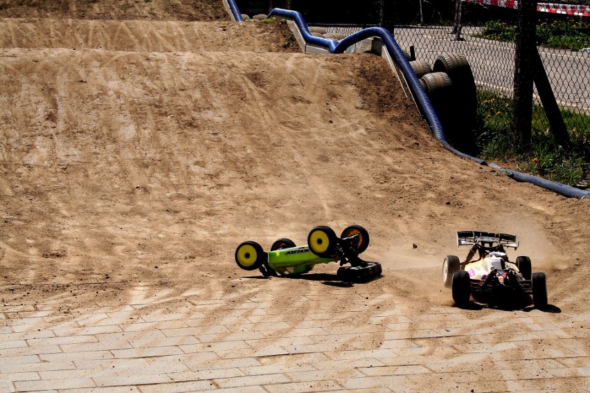 Otwarte Mistrzostwa Szczecina zdalnie sterowanych modeli OFFRoad [ZDJĘCIA, WIDEO] 