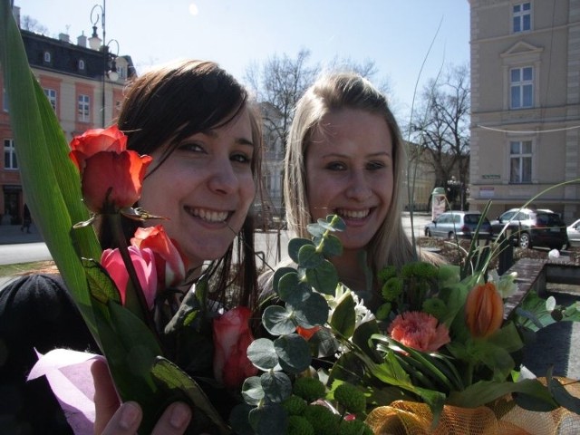 Patrycja Piorońska Miss Podwiązki 2011 i III vicemiss Agnieszka Felger.