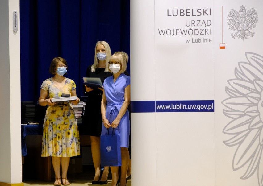 Wielokrotni laureaci konkursów przedmiotowych z lubelskich szkół podstawowych odebrali nagrody i dyplomy