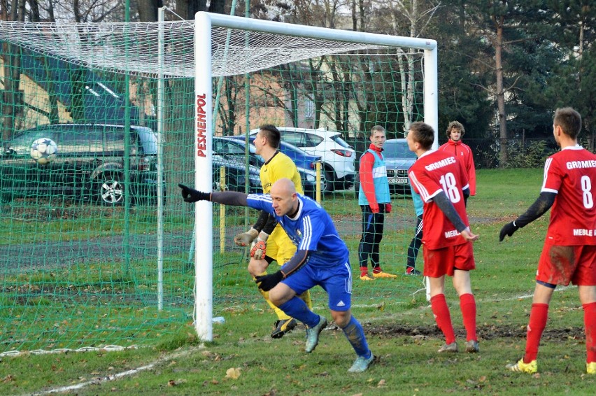 5. liga. W piłkarskim westernie Jawiszowice pokonały Nadwiślanin Gromiec [ZDJĘCIA]