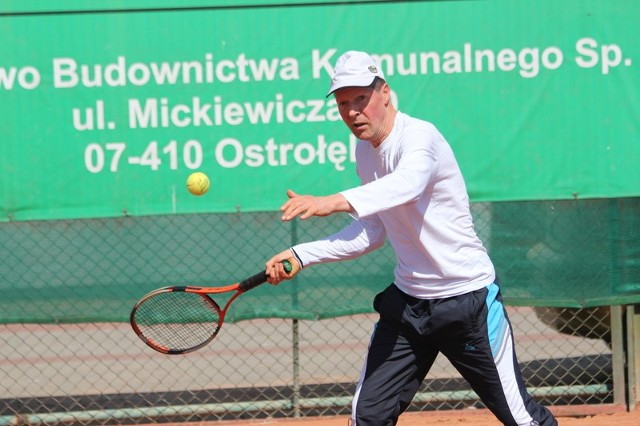 Adam Styła tym razem okazał się najlepszy w tenisowych zmaganiach w Ostrołęce.