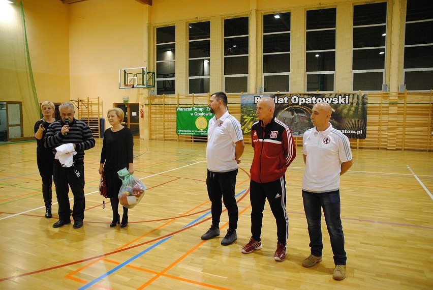 Wystartowała dwunasta edycja Opatowskiej Ligi Futsalu. Gra 12 drużyn