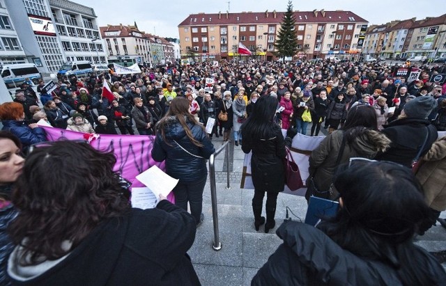 W Koszalinie, podobniej jak w wielu miastach w Polsce, w zeszłym roku zorganizowane zostały Strajki Kobiet. Podczas jednej z takich akcji grupa protestujących weszła do koszalińskiej katedry.