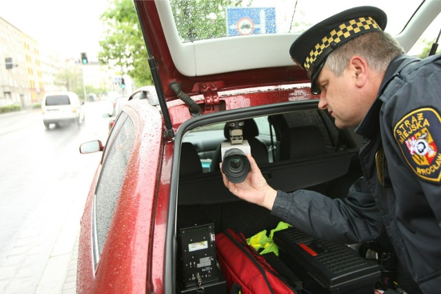 06.05.2015 wroclawstraz miejska radar fotoradar skoda starszy inspektor mariusz smolarkiewicz predkosc przekroczenie mandat gazeta wroclawskatomasz holod / polska press