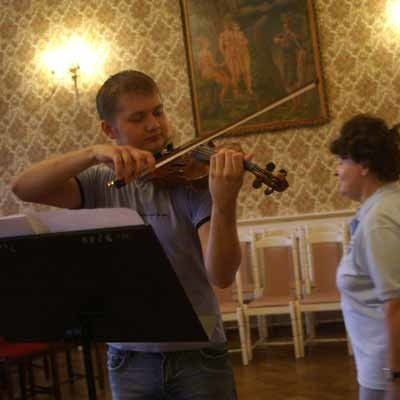 Na Letniej Akademii Muzycznej ćwiczyli m. in. tak znakomici skrzypkowi, jak żaganianin Jarosław Nadrzycki. Miał tu lekcje pod okiem profesor Jadwigi Kaliszewskiej.