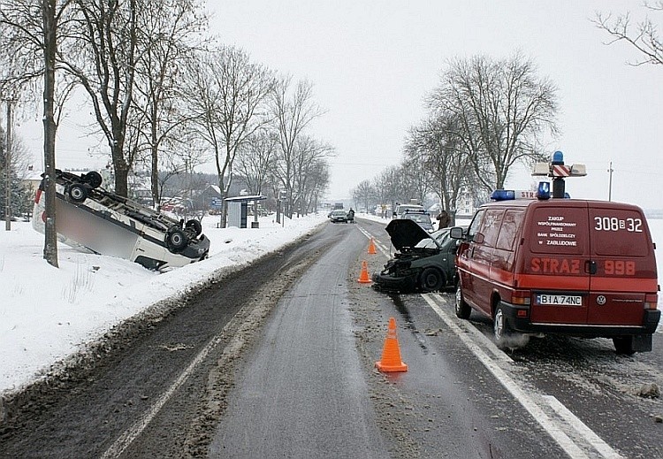 Wypadek busa spowodował 42-letni Litwin. Pięciolatek z opla...