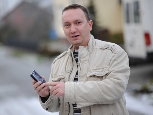 - Czekałem na informację o tym, co się stało w zakładach chemicznych i o ewentualnej ewakuacji. Ale telefon milczał - mówi Tomasz Skoczeń.