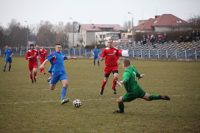 MKS Jantar Ustka przegrał w pierwszym meczu tej wiosny z Wikędem Luzino 1:4 (1:!)