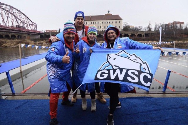 Zawodnicy z GWSC Team na mistrzostwach świata w pływaniu zimowym w Głogowie