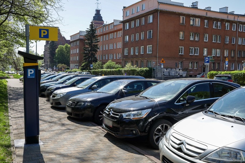 Nowa Strefa Płatnego Parkowania w Szczecinie. Linie poziome dezorientują kierowców. Wyjaśniamy