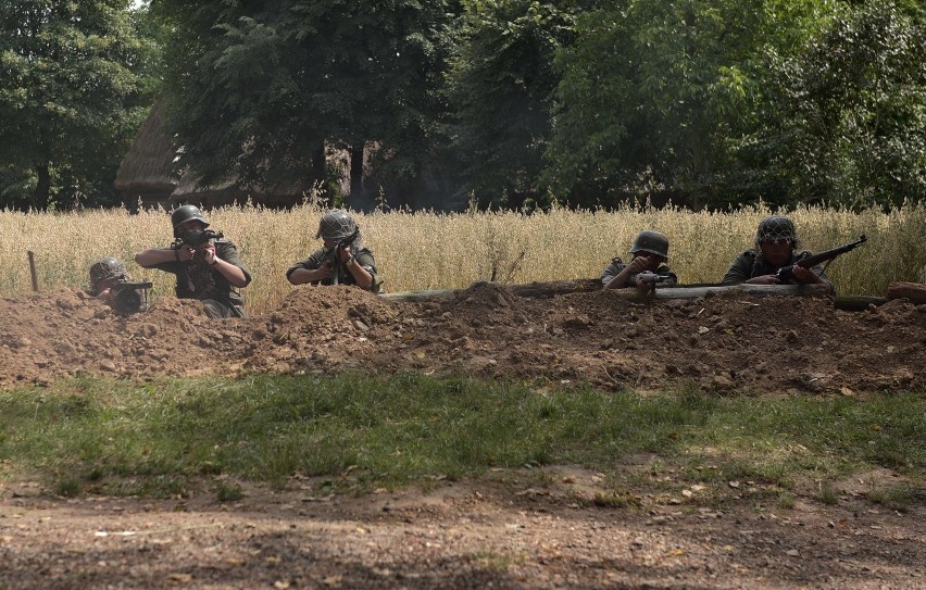 Niedzielna inscenizacja w skansenie była nie tylko rozrywką...