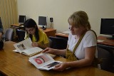 Własne książki fotograficzne zaprezentowali w bibliotece w Ostrowcu