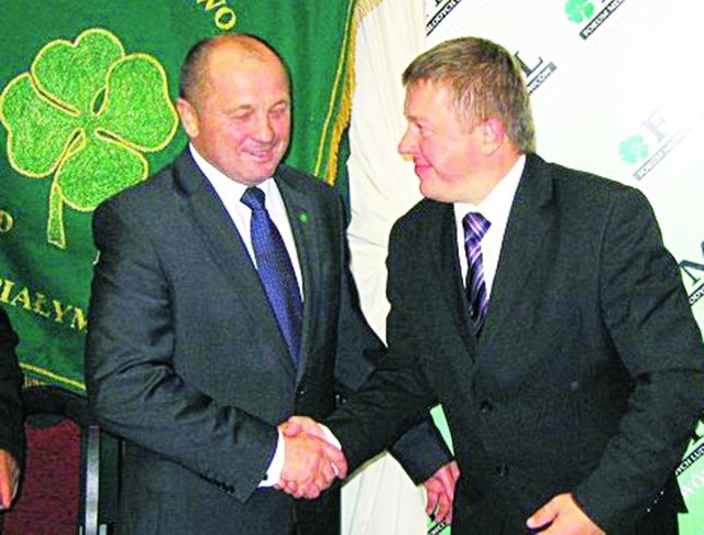 O obsadzie stanowisk w SSSE decyduje PSL. Na zdjęciu R. Żyliński (z prawej) z Markiem Sawickim, czołowym działaczem tej partii.