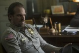 "Stranger Things". Szef Hopper ujawnia szczegóły 2. sezonu! Co wydarzy się w nowych odcinkach? [ZDJĘCIA]
