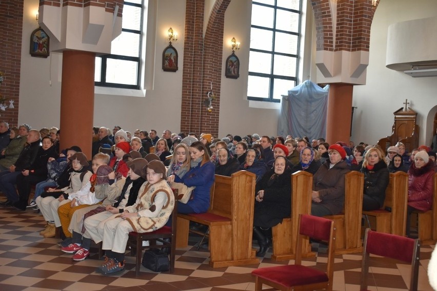 Jasełka zaprezentowano w kościele w Rusinowie.